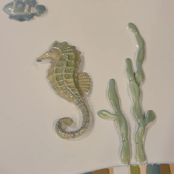 Tissue holder, creamy white with blue, green, tan, - Picture 6 of 6